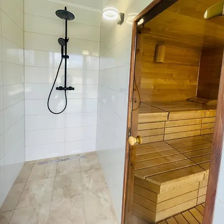 Szálloda Luxury House Őrfalu