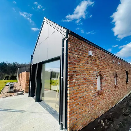 Luxury House Szálloda Őrfalu