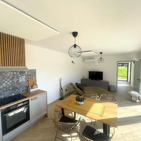 Luxury House * Őrfalu